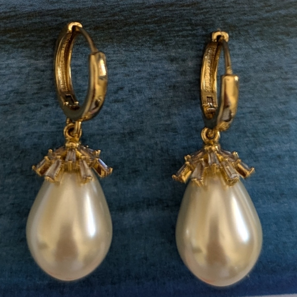 Pearl and Crystal Dangle Gold Plated Earrings for Pierced Ears